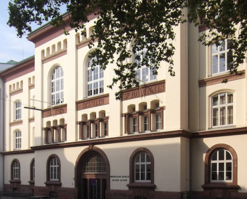 Ehemaliges Schulgebäude am Holzdamm